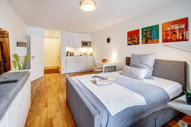 Modern möblierte Balkonwohnung zur Miete