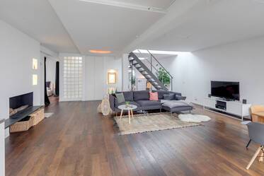 Modernes Loft mit großer Dachterrasse