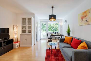 Nähe Rotkreuzplatz: Neuwertig möbliertes Apartment
