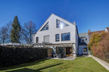 Luxuriöse DHH Nähe U- und S-Bahn