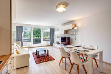 Praktisch möblierte Wohnung mit großem Balkon 