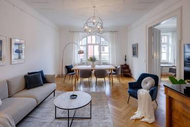 Erstbezug nach Neuausstattung: Wunderschöne Altbauwohnung in bester Citylage  