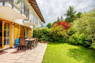 Großzügige Familien-DHH mit Garten, in Schäftlarn