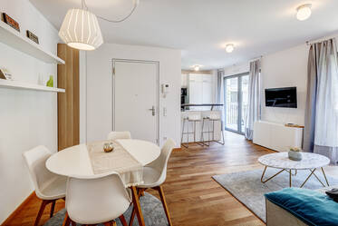 Schöne Wohnung mit Blick in den begrünten Innenhof
