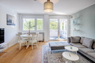 Freundliche, neu renovierte 3-Zimmer Wohnung mit Südbalkon