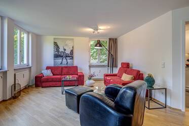 Wunderschöne Wohnung in Nymphenburg mit Balkon und Blick ins Grüne