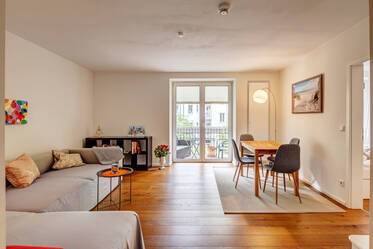 Helle 2-Zimmer Wohnung mit Balkon zum Innenhof