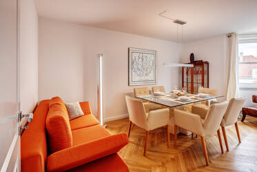 Elegante Wohnung, vollständig neu renoviert 