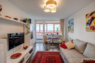 Helle, frisch renovierte Wohnung mit Panoramablick 