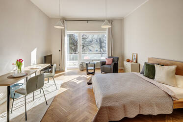 Top modernisiertes Apartment in Solln
