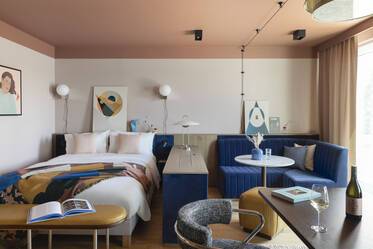 Schwan Locke | Theresienwiese | Ludwig Suite 