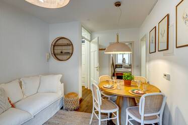 Modern möblierte Altbauwohnung an der Isar