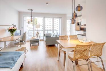 Moderne, ruhige Wohnung mit großem Balkon 