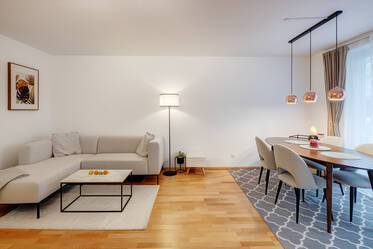 Sehr schöne Erdgeschosswohnung mit Loggia