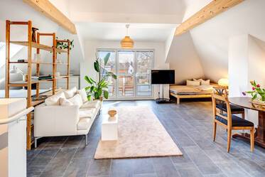 Gemütliches, helles Dachgeschoss, kleine Dachterrasse