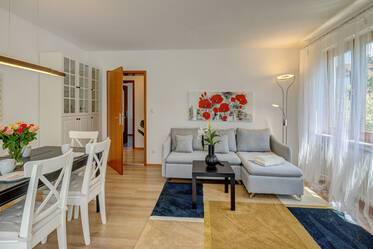 Neu möblierte Erdgeschosswohnung mit Terrasse