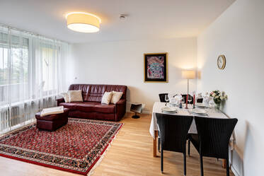 Zur Miete: Ruhige Wohnung mit schönem Blick