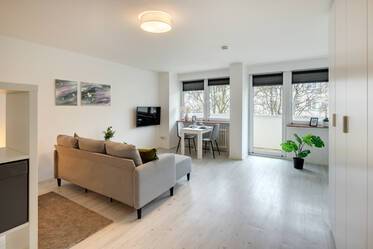 Geräumiges, helles Apartment mit verglaster Loggia 