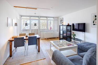 Schwabing-Freimann: Hell und modern möbliert