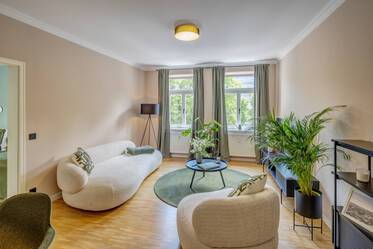 Stilvolle Wohnung mit Balkon zum Hof