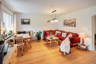 Moderne Landhauswohnung mit Bergblick