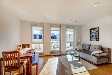 Helle Dachgeschosswohnung mit großer Süd-/Südostterrasse