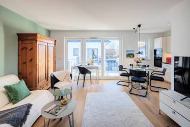 Gilching: Moderne Wohnung mit Designer-Akzenten