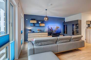 Wohnen in Neubau-Ensemble: hell & modern