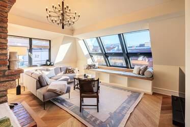 Traumhafte Dachgeschosswohnung im Jugendstil-Altbau