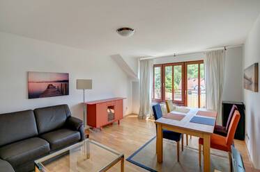 Helle Dachterassenwohnung in Isarnähe, inkl. TG