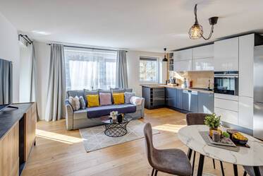 Helle Wohnung mit modernem Flair & sonnigem Balkon