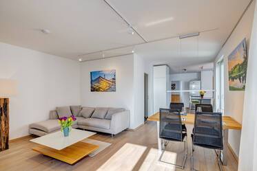 Helle, großzügige 3-Zimmer Wohnung mit sonniger Terrasse