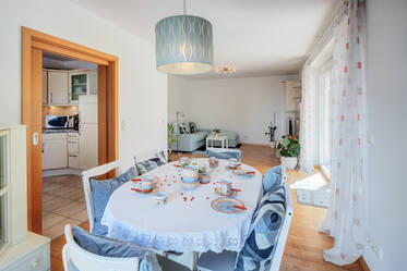 Schöne möblierte Gartenwohnung in Feldmoching
