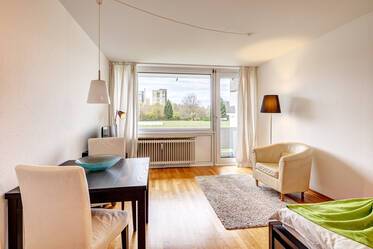 Nähe BMW: möblierte 1-Zimmer Balkonwohnung