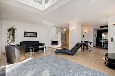 Exklusive Lage in Pullach: großzügige 3-Zimmer Wohnung mit Dachterrasse und Kamin