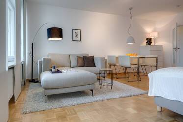 Helle möblierte Wohnung, gute Wohnlage Solln