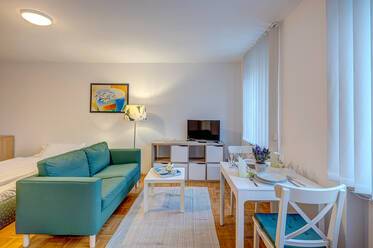 Großes Apartment, Nähe U-Bahn U2/U7 (Untersbergstrasse)