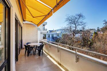 Sonnige 4-Zimmer Wohnung mit großem Balkon in Harlaching