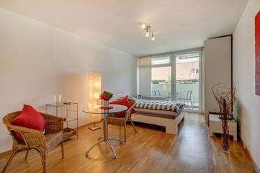 Hell und freundlich möbliert mit West-Balkon