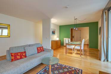  Sehr helle Wohnung mitten in der Maxvorstadt