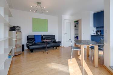 Helle 2-Zimmer Wohnung mit schöner Dachterrasse
