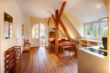 Maisonettewohnung in wunderschöner Jugendstilvilla