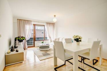 Helle 2-Zimmer Wohnung mit Südwestbalkon