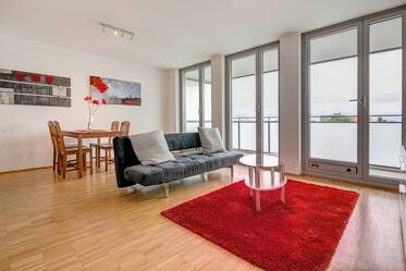 Helle, möbl. 2-Zi-Wohnung beim O2-Tower