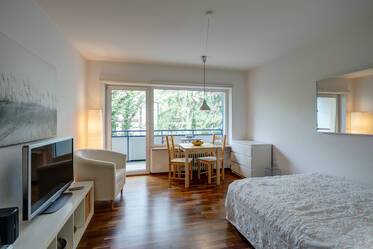 Balkon, Waschtrockner und Küche mit Fenster 