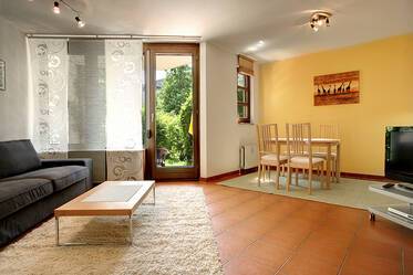 München Neuhadern: Helle möblierte Wohnung mit Terrasse, Nähe Haderner Stern U6 (5Min)