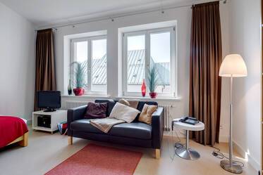 Sehr schönes Apartment im Seitenflügel eines Klosters