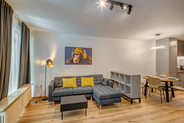 Schöne möblierte Gartenwohnung