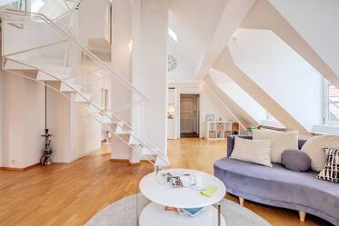 Schöne Galeriewohnung im Westend auf Zeit mieten