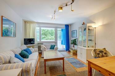 Möblierte 2-Zimmer Wohnung mit Stellplatz im Freien